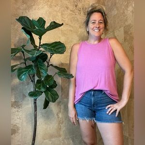 Old navy ribbed fuschia swing tank.